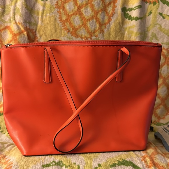 Kate Spade beautiful orange handbag/ tote! Excellent condition. - Picture 2 of 7
